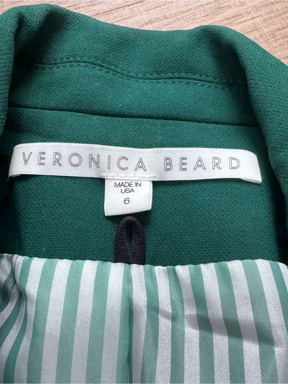 Gorgeous Veronica Beard double-breasted blazer in a rich emerald green 6 - Picture 3 of 4